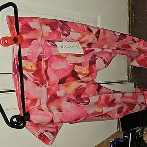 NWT Athleta ultimate stash II capri